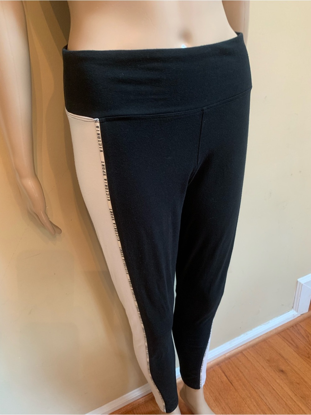 Victoria Sport Black & White Side-Panels Activewear Workout Track Gym Pants Sz M